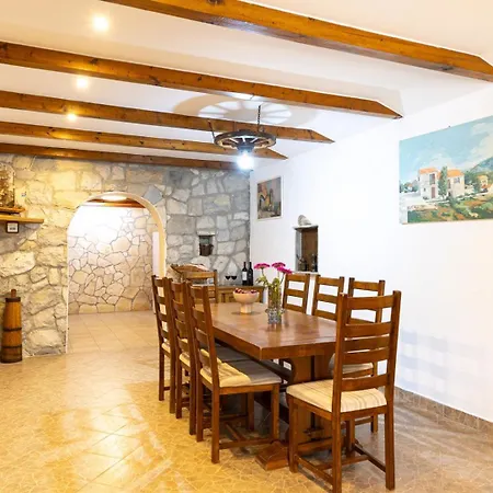 Vila Bella Pietra With Private Pool, Sauna Gata