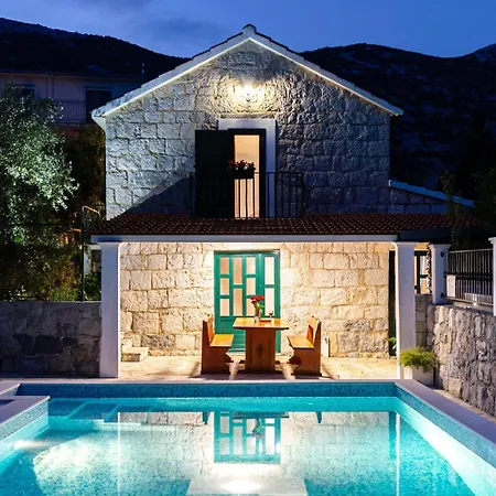 Villa Bella Pietra With Private Pool, Sauna *
