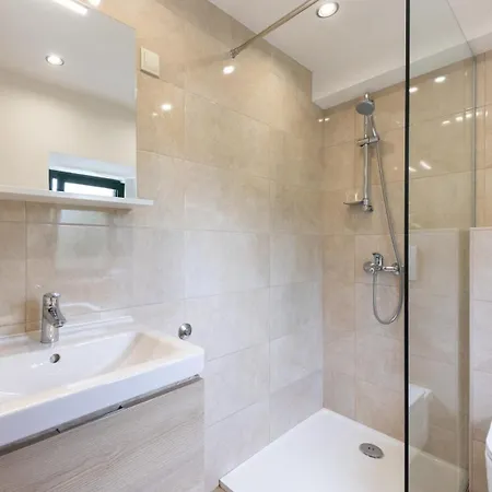Bella Pietra With Private Pool, Sauna