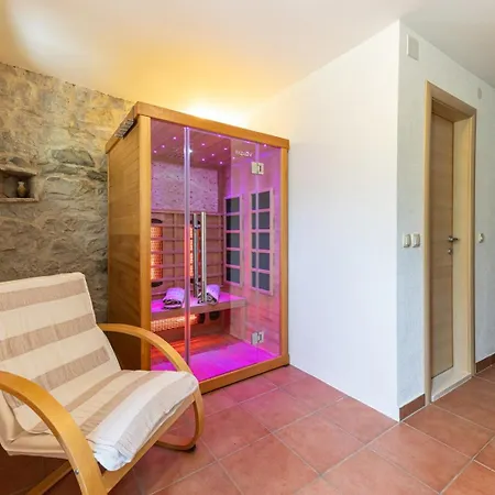 Bella Pietra With Private Pool, Sauna * Gata